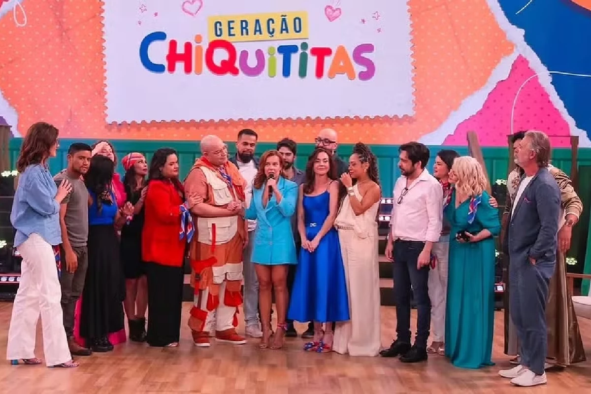 Famosa atriz de Chiquititas diz ter sido excluída de especial pelo SBT por ter feito ensaio sensual com o uniforme da novela