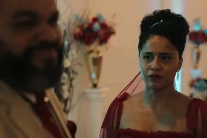 Atriz revela bastidores e imersão intensa para viver Raíssa em Tremembé: ‘Me inspirei muito nas egressas… ‘