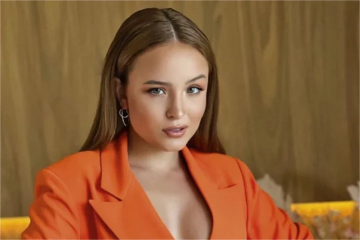 Hoje (28/12) é aniversário da Larissa Manoela e ela mandou um recado para as pessoas que criticam seu trabalho