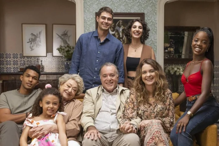 Ator de Dona de Mim é substituído pelo irmão gêmeo em reta final da novela e motivo vem à tona