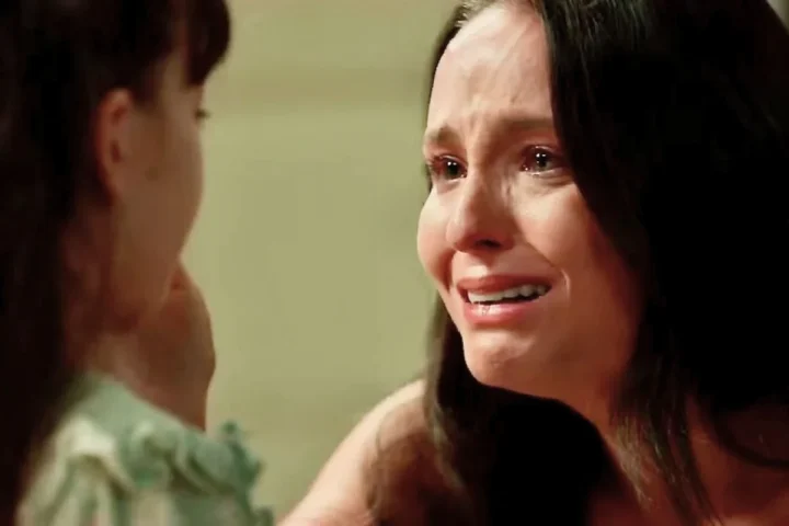 Êta Mundo Melhor!: é assim que Estela finalmente conta que Ernesto é o pai de Anabela