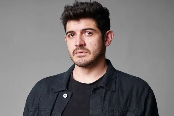 Falece querido ator de 38 anos conhecido por dublar o Homem-Aranha 34