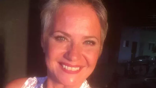 Assim está hoje a musa dos Mamonas Assassinas conhecida por ter ‘cabelos da hora’ e ‘corpão violão’ 34 Fwpctt8sJPefiNmPsr8JVGprRoLoah002bJfBJJT