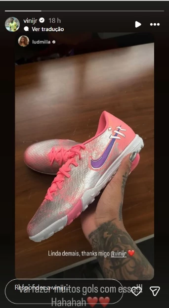 Vini Jr presenteia cantora famosa com mimo de alto valor e chama atenção nas redes 34