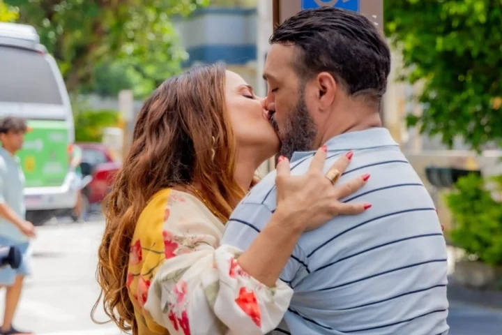 Belo se manifesta após primeiro beijo em Viviane Araújo em Três Graças: ‘química verdadeira…’